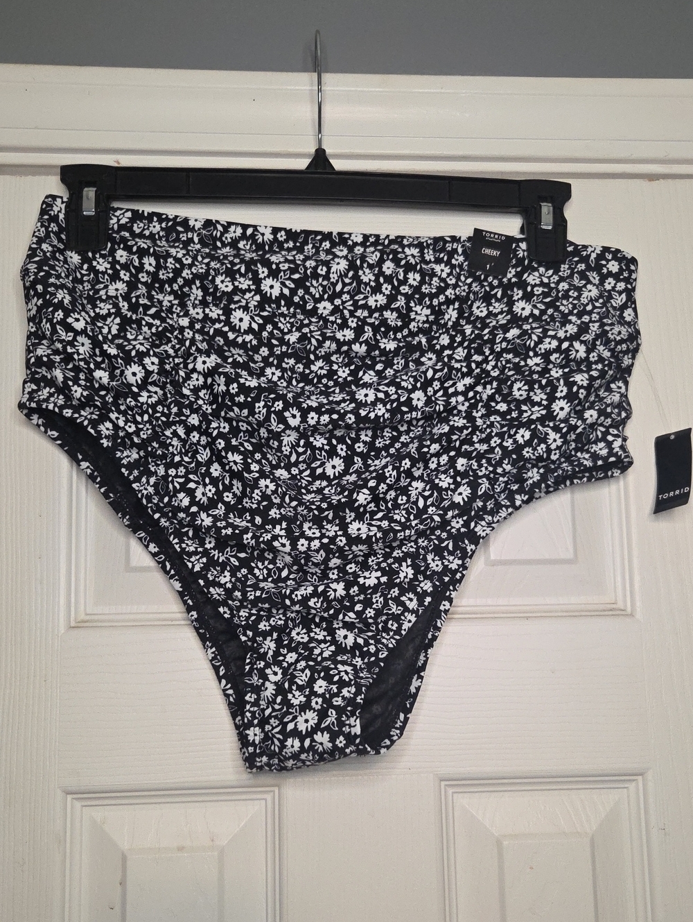 torrid Black White Bethanny High-Waist Ruched High Leg Cheeky Swim/Beach Shorts